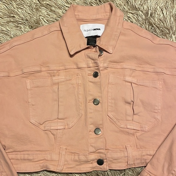 FASHION Nova Light Pink Cropped Jean Jacket Size Small - Picture 2 of 7